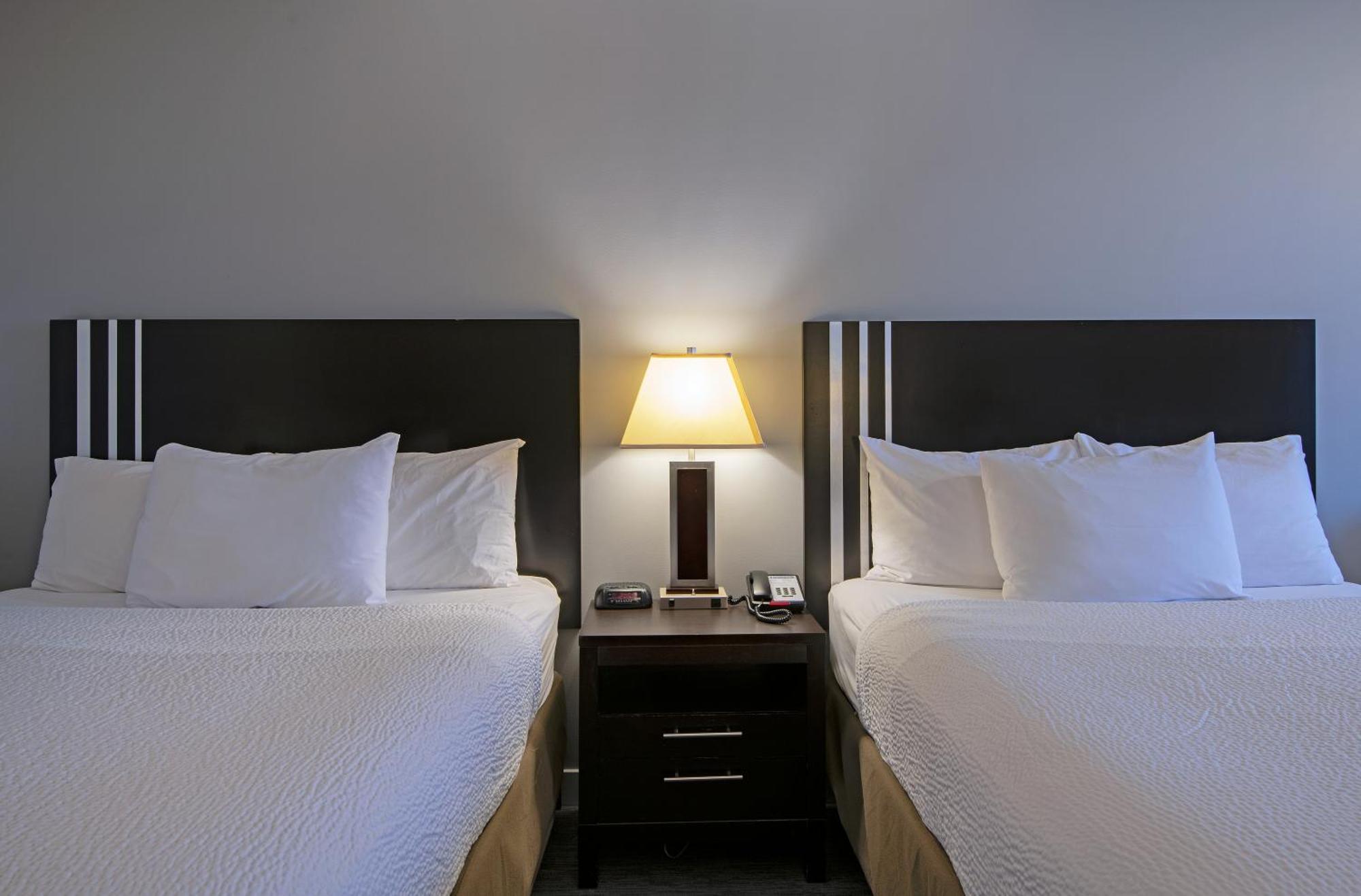 Travelodge By Wyndham Kamloops Mountview Exteriér fotografie