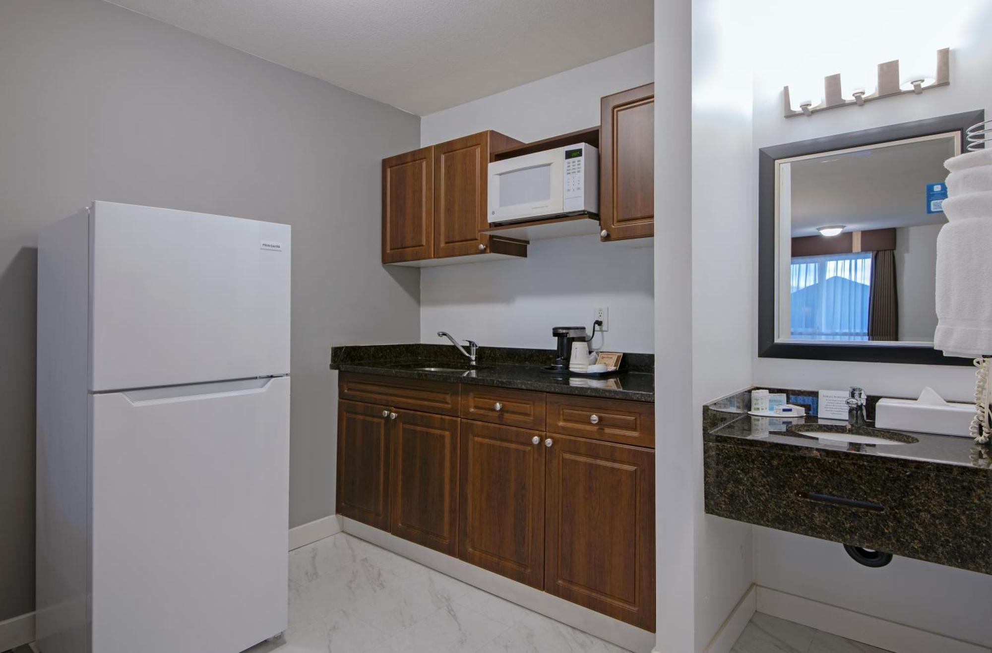Travelodge By Wyndham Kamloops Mountview Exteriér fotografie