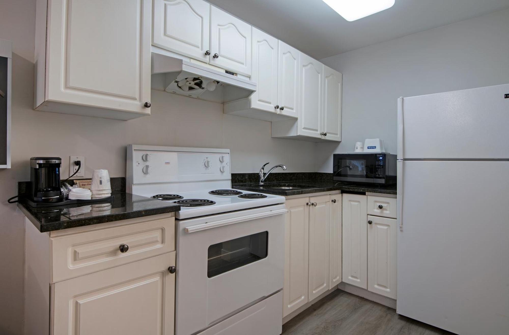 Travelodge By Wyndham Kamloops Mountview Exteriér fotografie